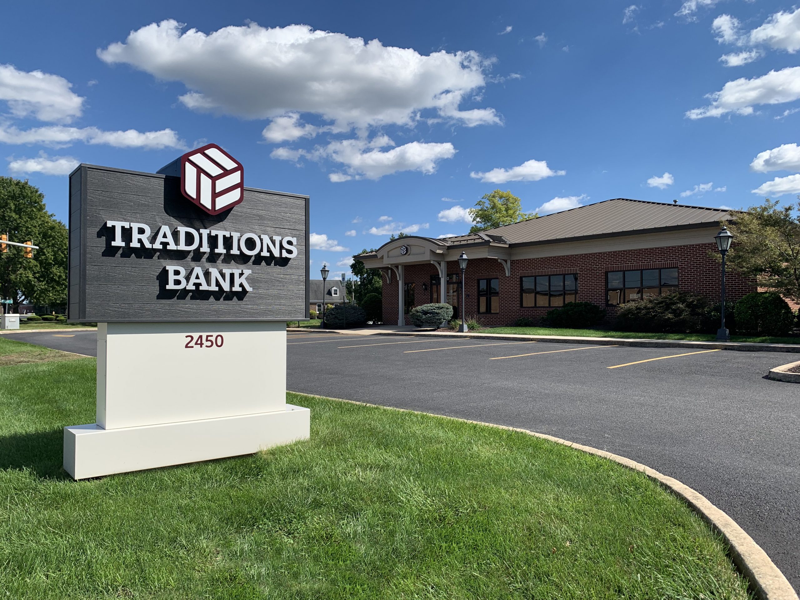 Traditions Bank Eastern Blvd Branch entrance